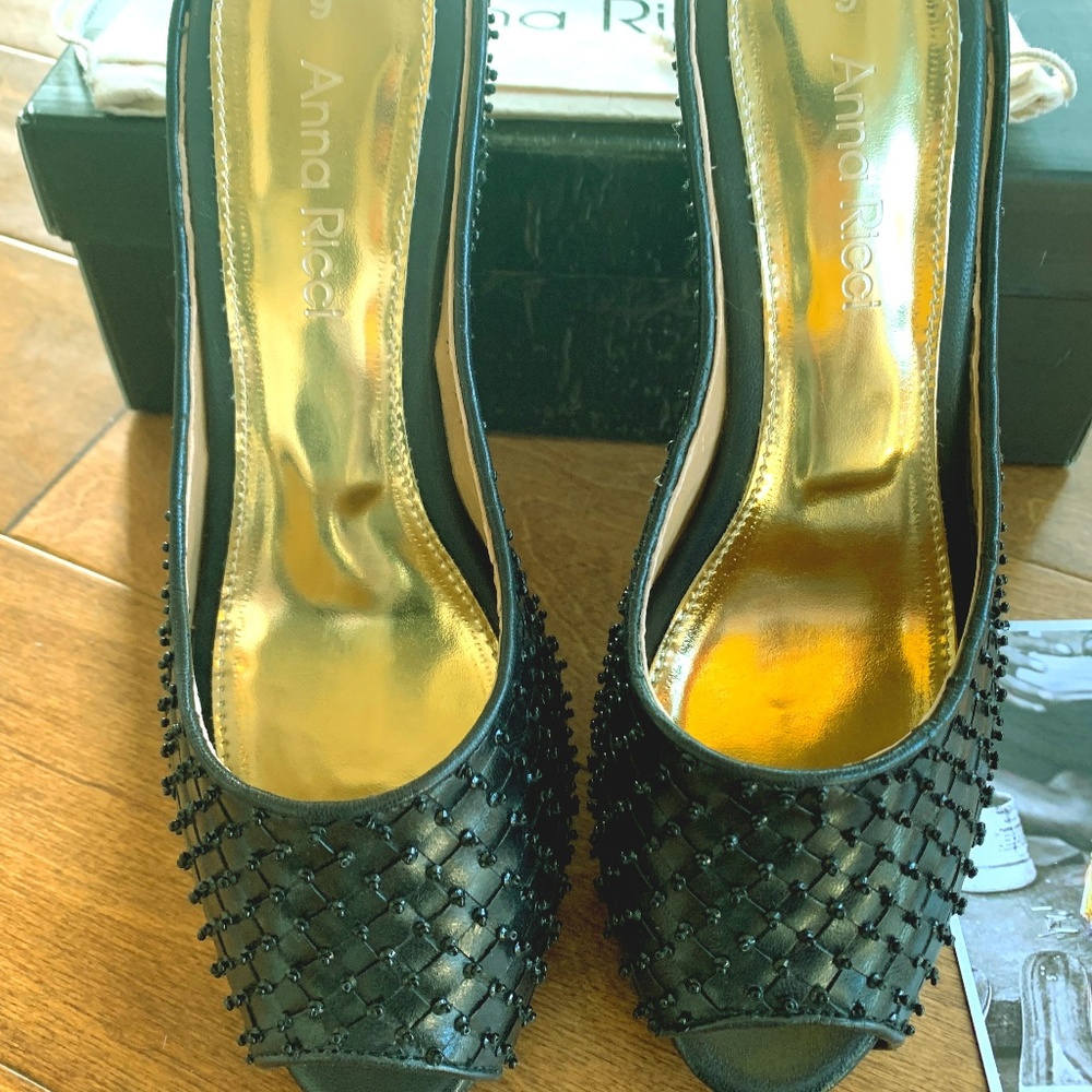 Brand New Beaded Anna Ricci Woven Mules Size 9